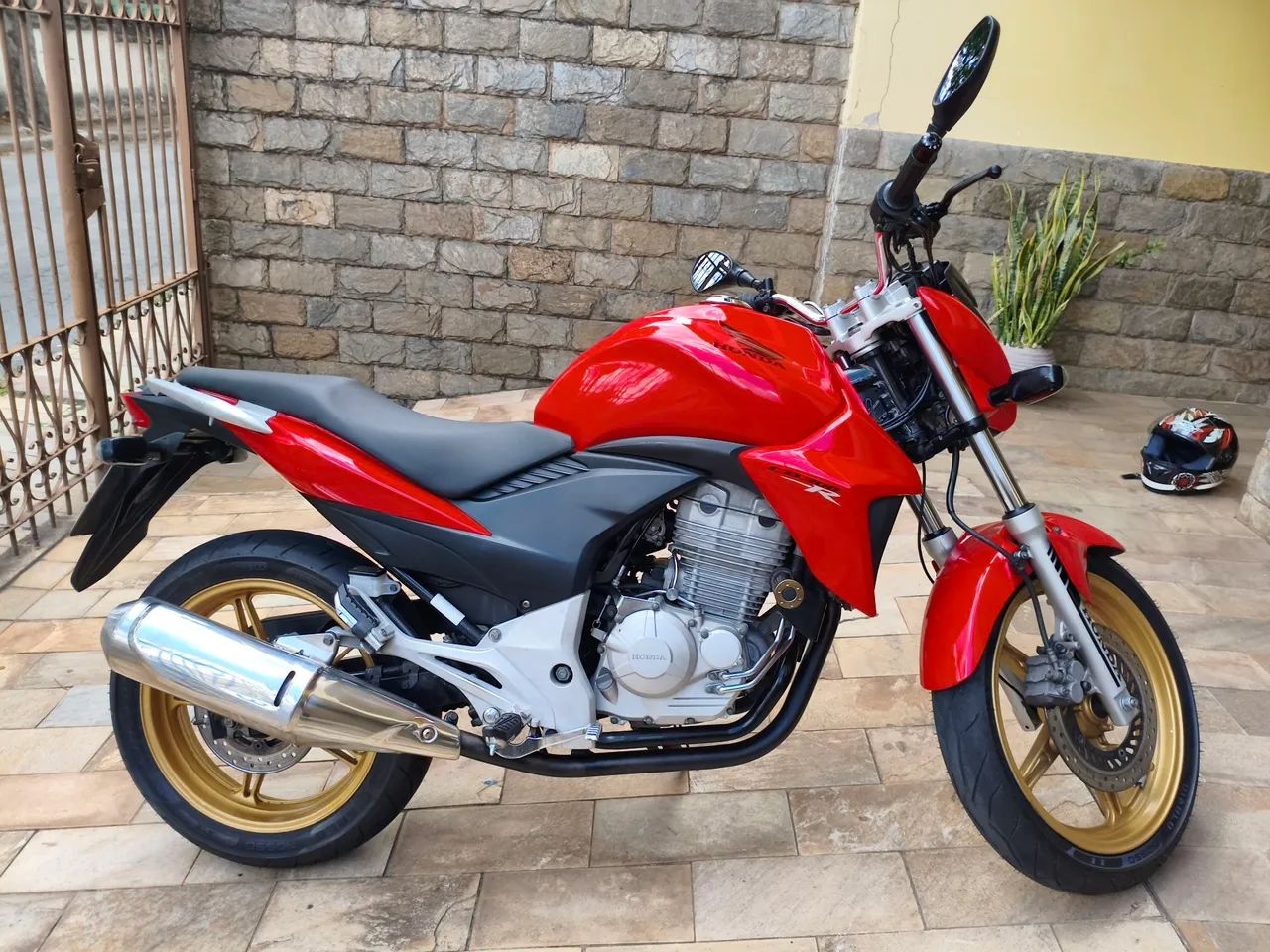 CB 300R - Foto 2