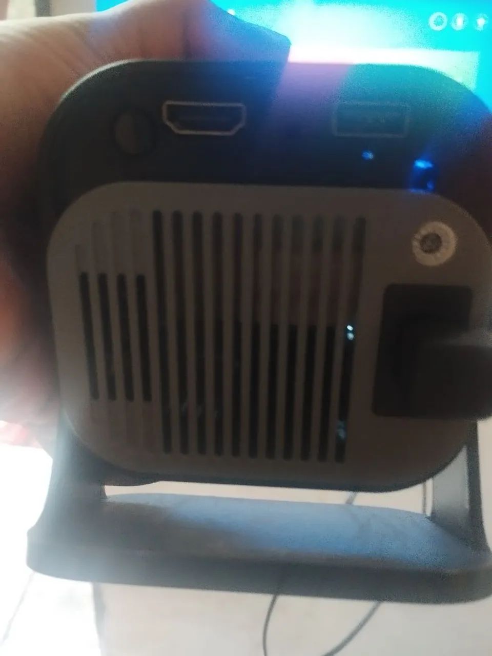 Vende-se Projetor HY350 mini - Foto 3