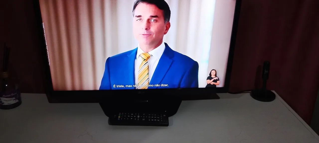 Tv usada 24 não e smartv funcionando perfeitamente  - Foto 3