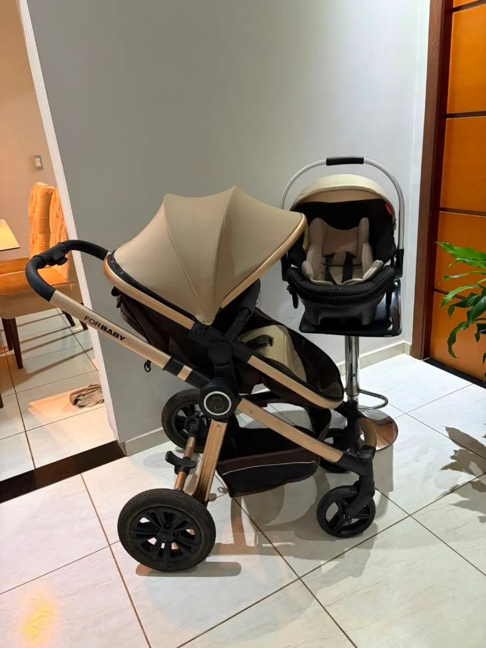 Carrinho de bebê Moisés com bebê conforto  - Foto 2