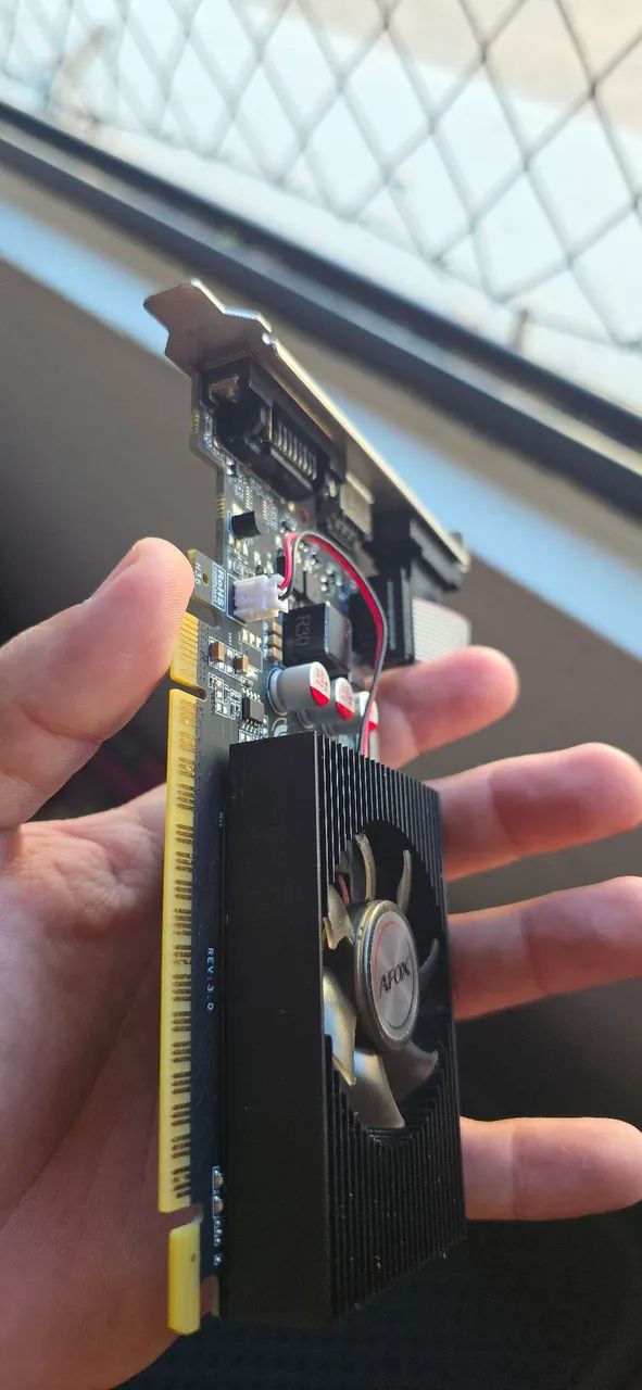 Placa de video Nvidia gt730 2gb - Foto 4