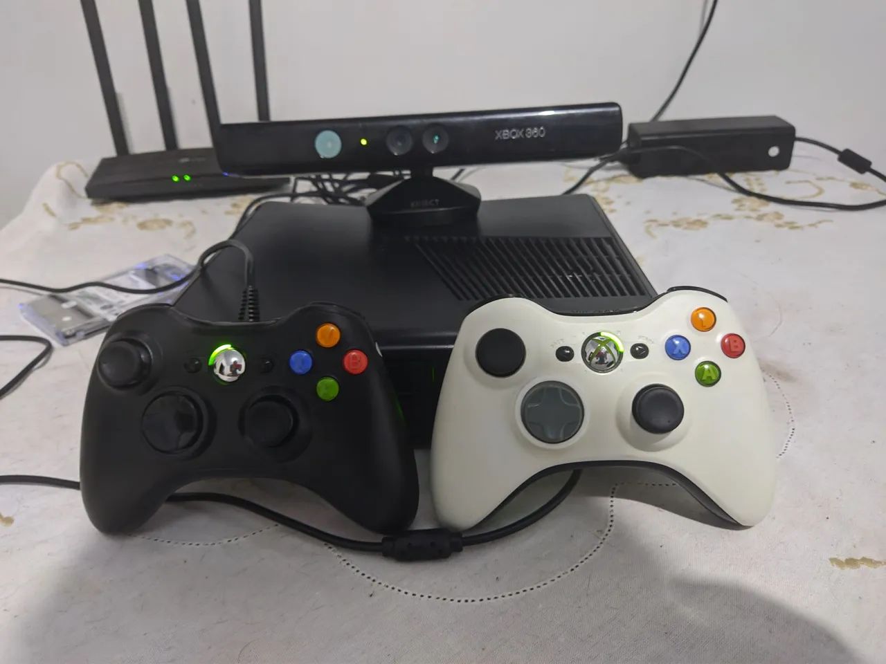 Xbox 360 Desbloqueado + HD 500GB + Kinect + 2 Controles + Jogos