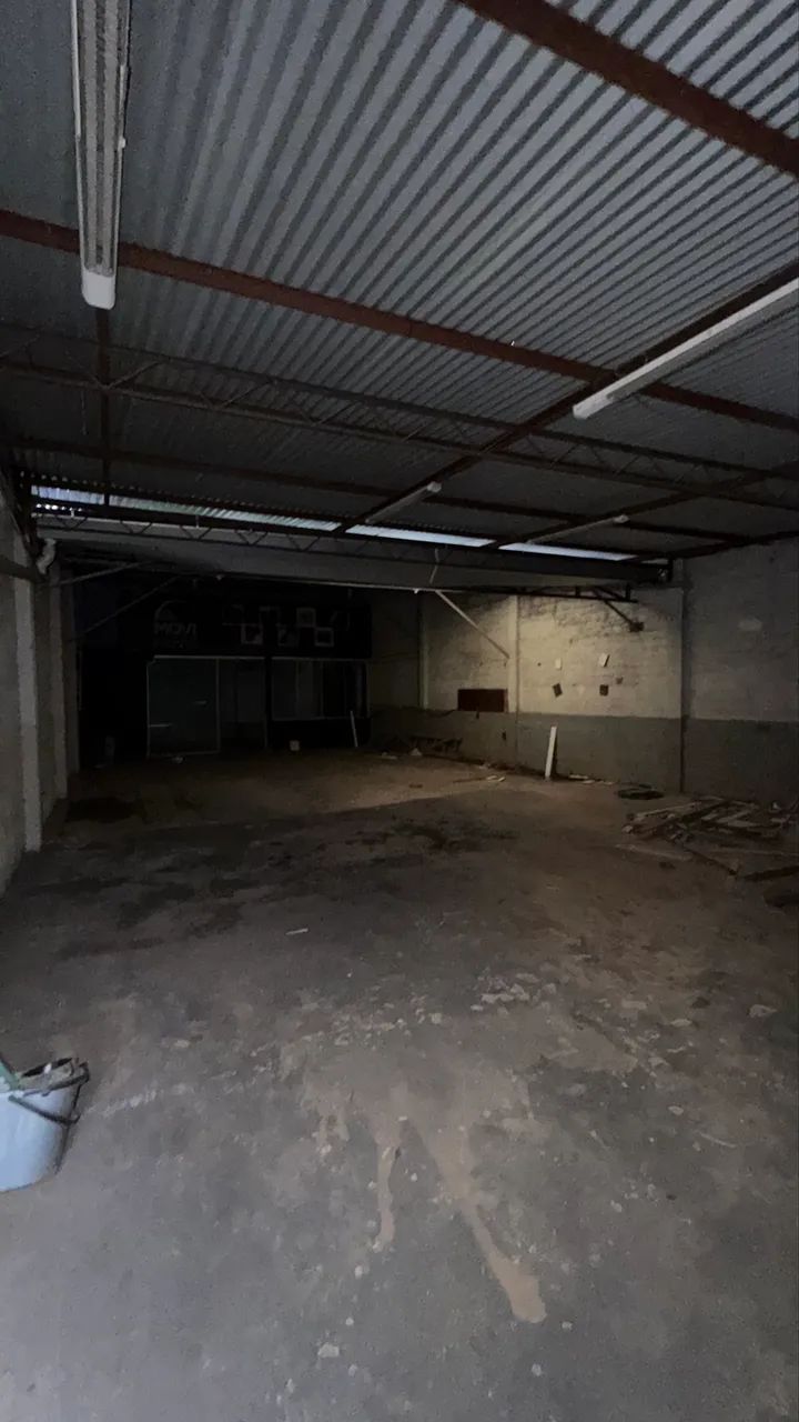 ALUGA-SE AMPLO ESPAÇO COMERCIAL  - Foto 2