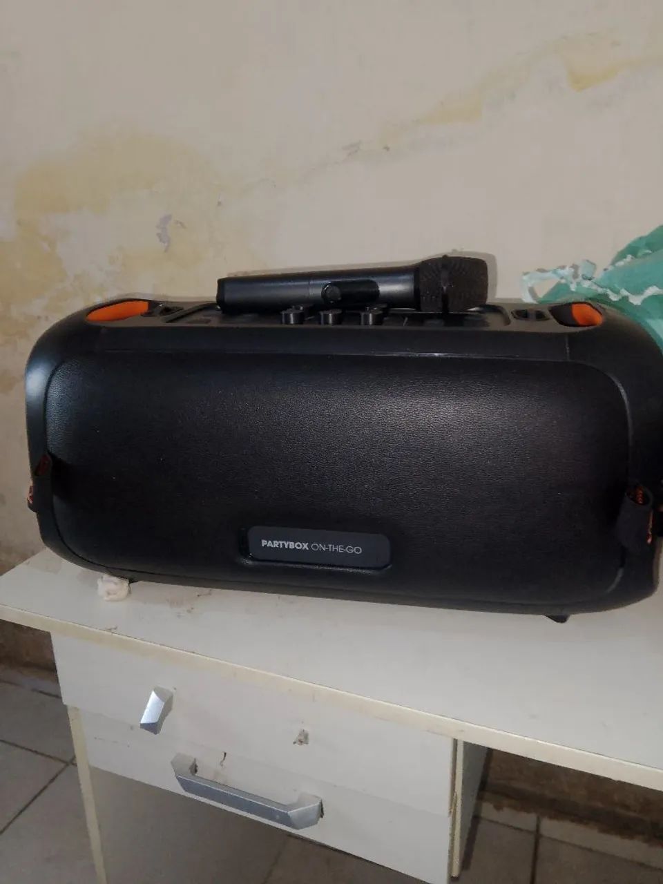 Vendo caixa JBL com microfone 1380$ - Foto 3