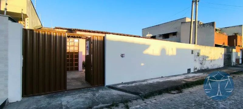 CASA COM 2 QUARTOS EM EMAÚS