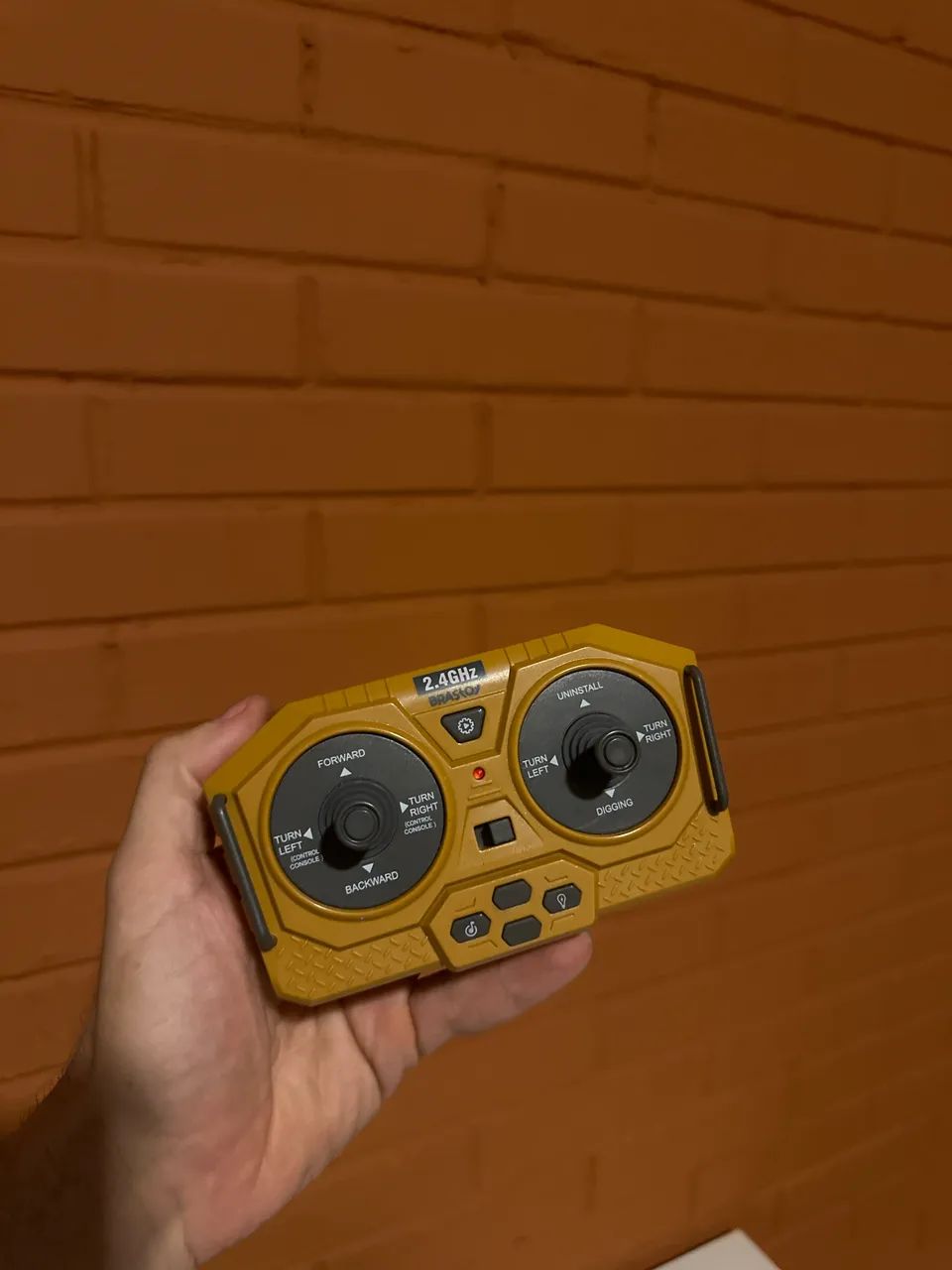 ESCAVADEIRA DE CONTROLE REMOTO - Foto 3