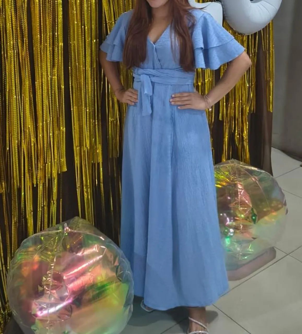 Vestidos na cor azul e rosa florido