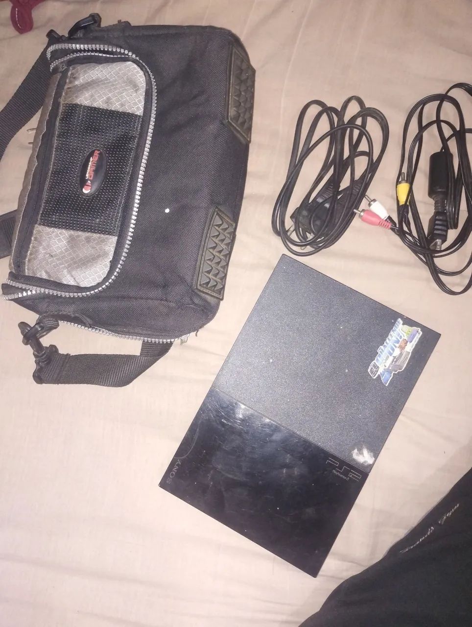 PS2 completo + bolsa + 3 controles + 2 memory cards + jogo