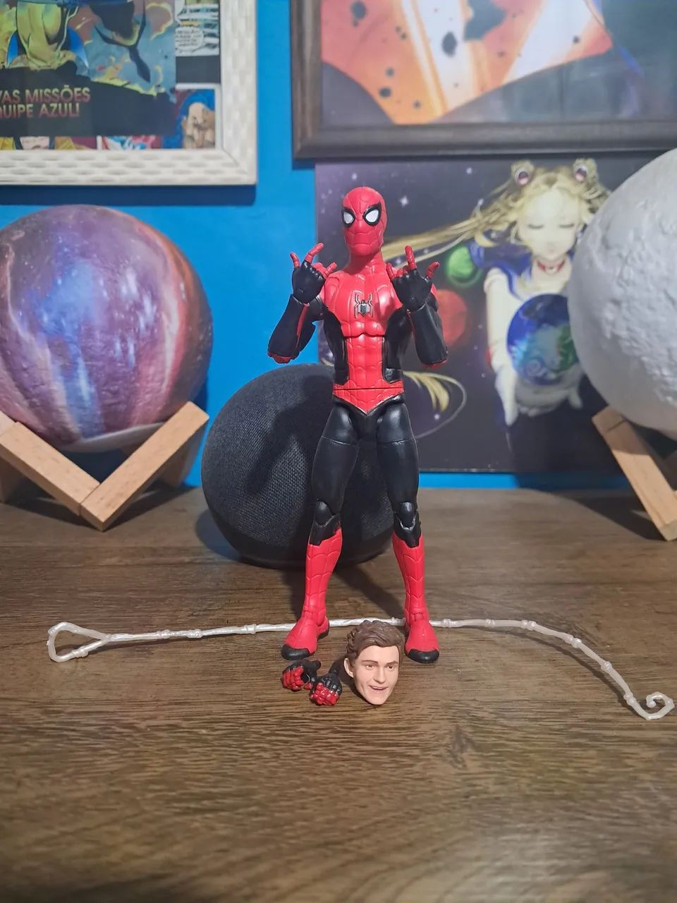 Spider-Man  Traje Vermelho e Preto Marvel Legends 