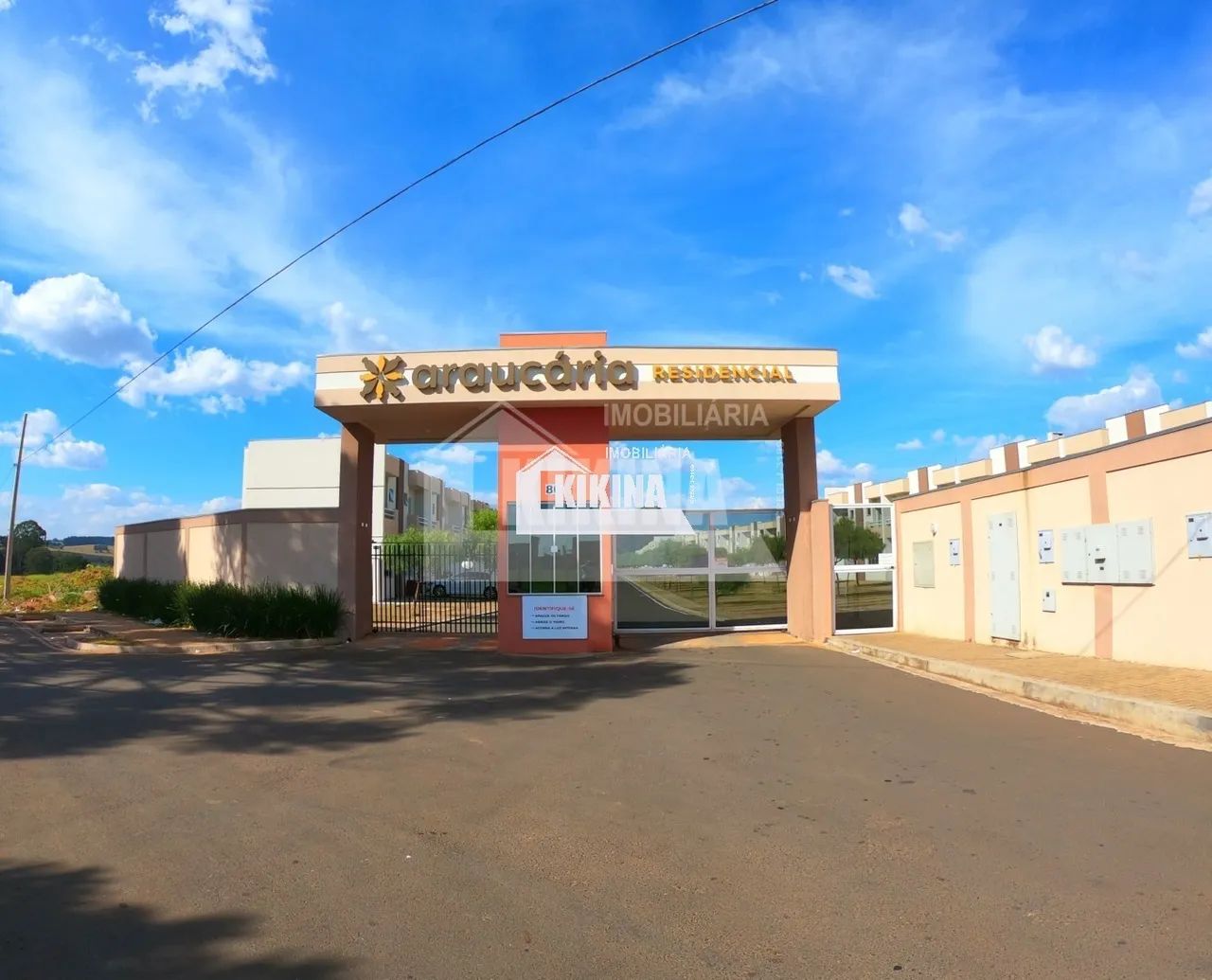 SOBRADO PARA LOCAÇÃO EM UVARANAS