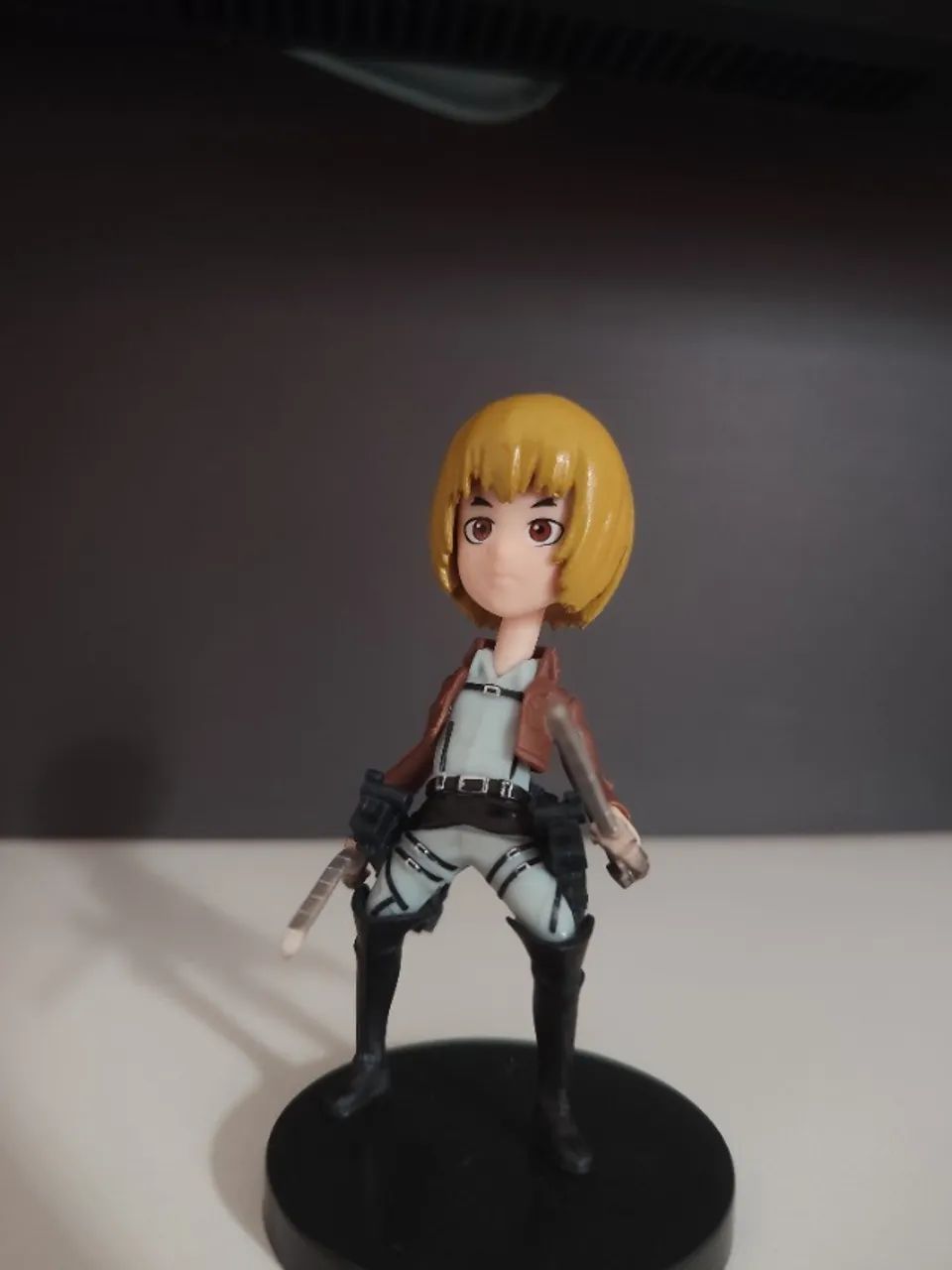 Boneco Armin Arlert de Attack on Titan + Chaveiro do Luffy (One Piece) - Foto 5