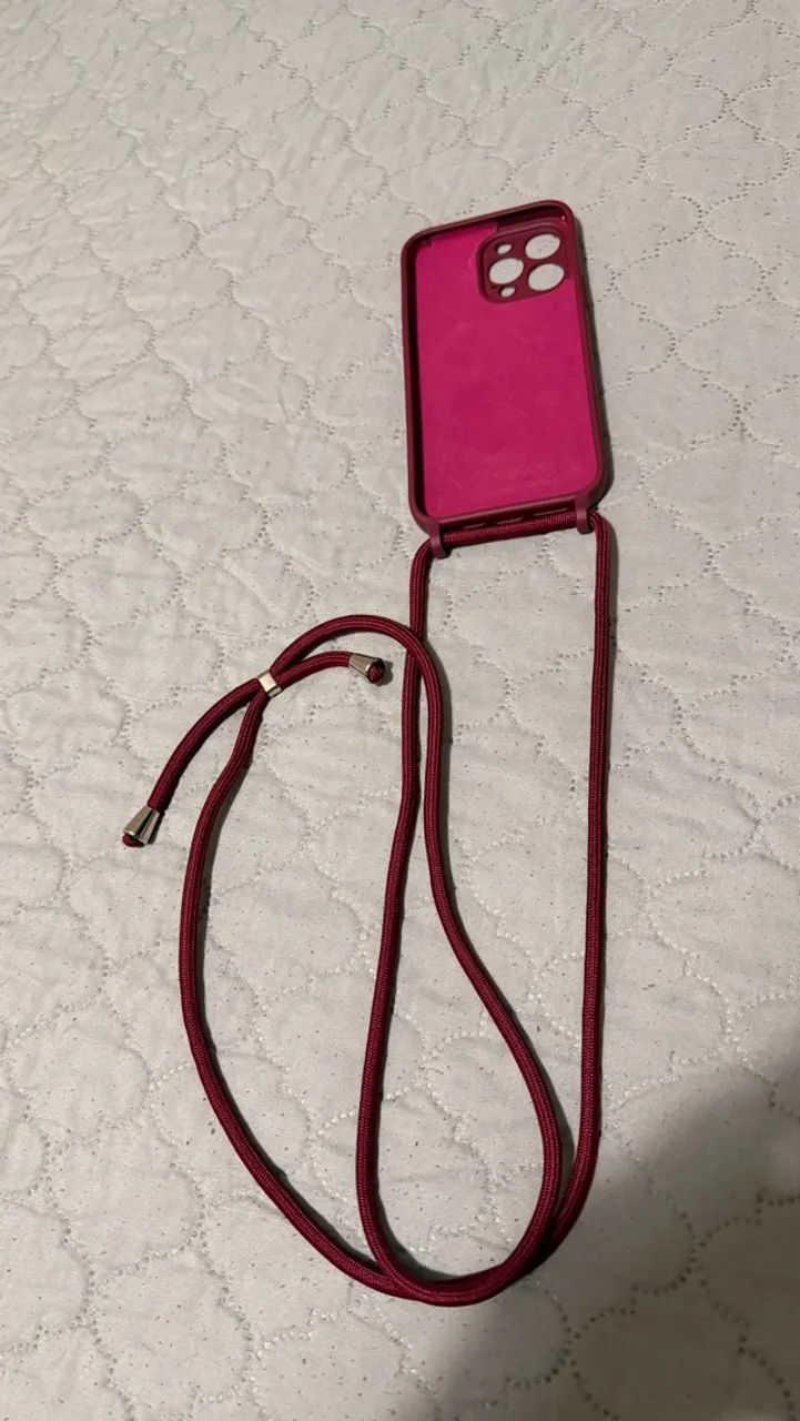 Capa iphone 14 pro max com cordão - Foto 5