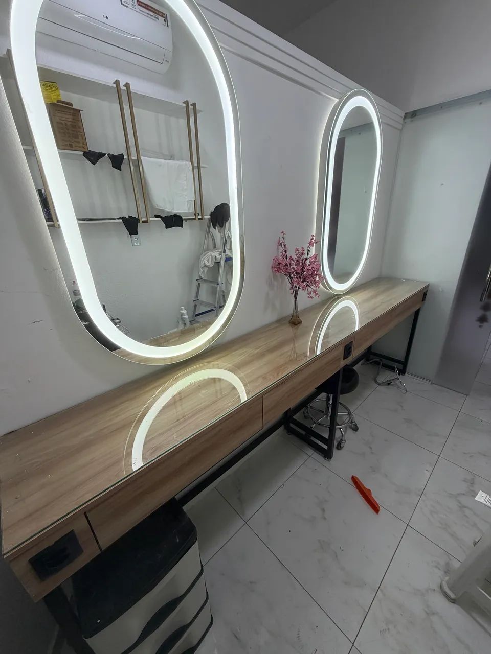 Bancada e Espeho pra salão nova  - Foto 2