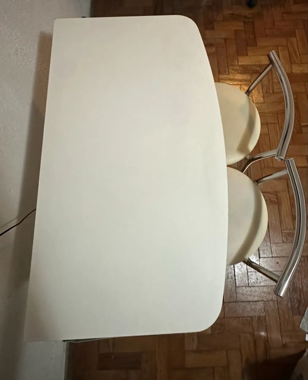 Mesa e Duas Cadeiras Brancas Retangular e Quadrada Aberta  - Foto 3