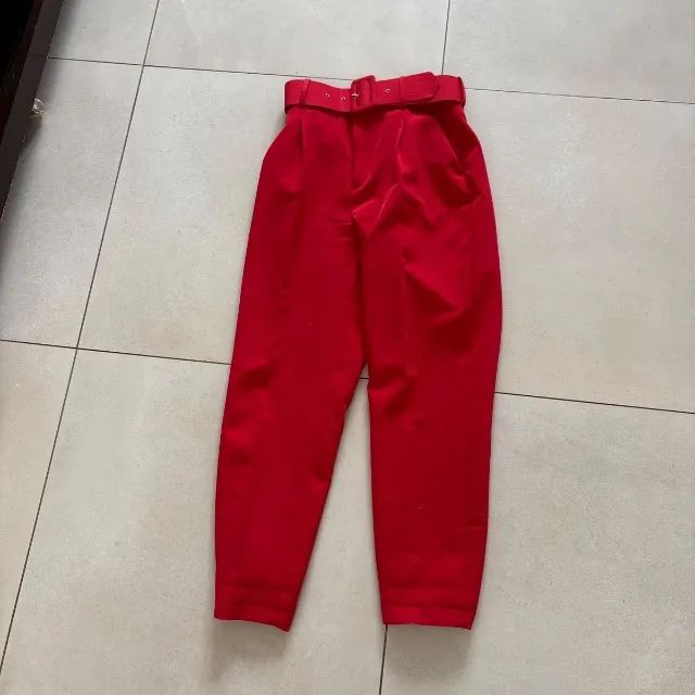 calça zara vermelha com cinto