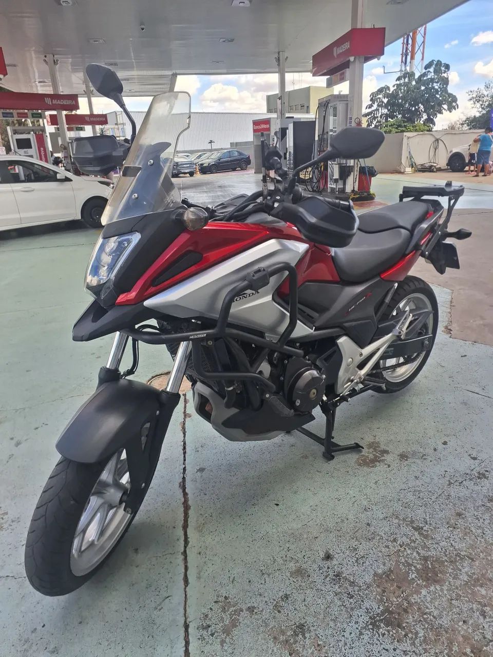 NC 750x, moto bem cuidada...