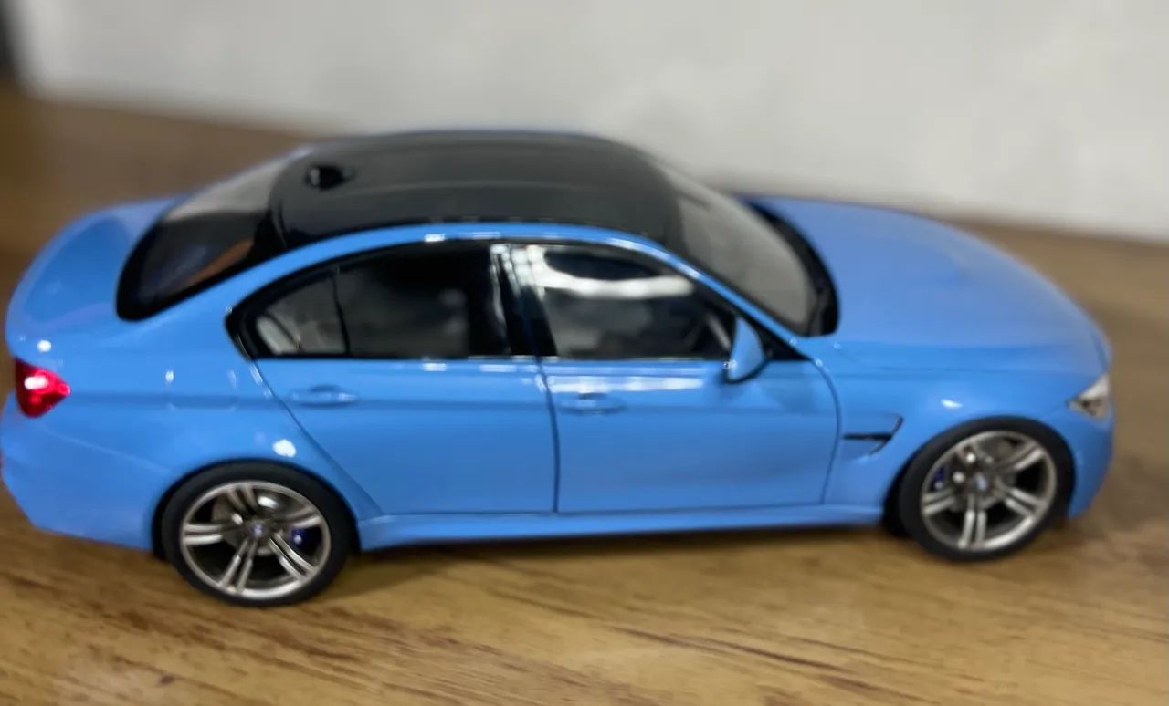 Miniatura BMW M3 escala 1:18 Norev  - Foto 3
