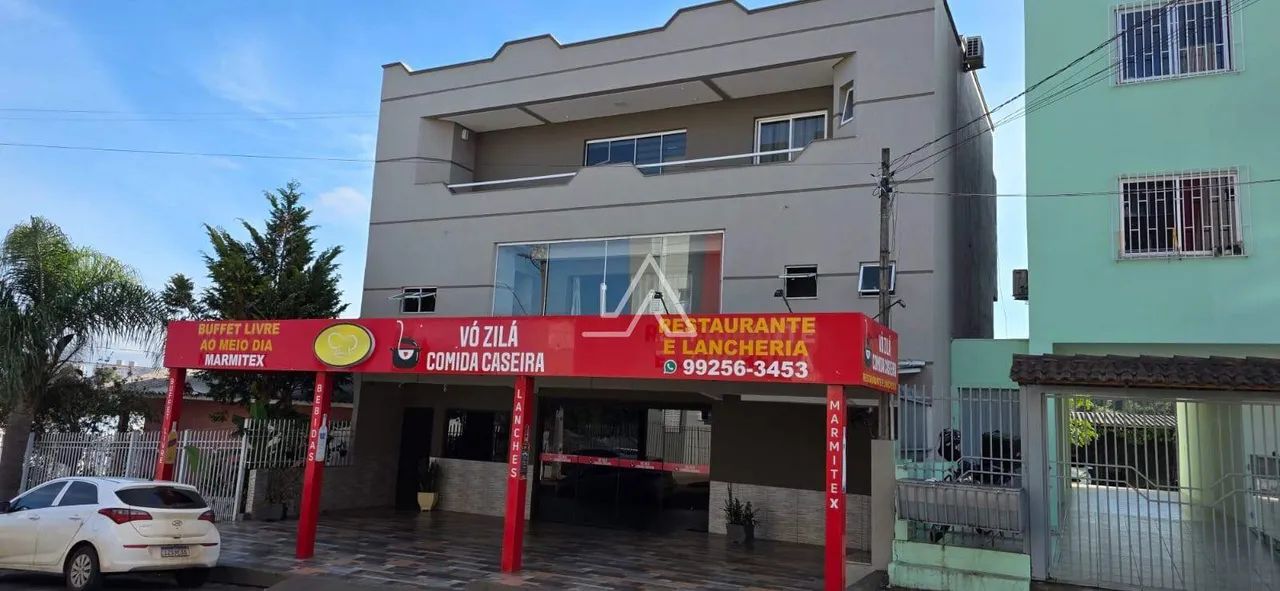 PREDIO COM DOIS APARTAMENTOS DE 3 DORMITÓRIOS, SEMI MOBILIADOS, SALA COMERCIAL MOBILIADA, 