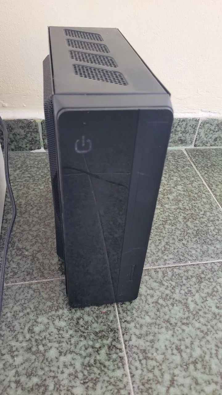 Mini PC Everex com Windows 10