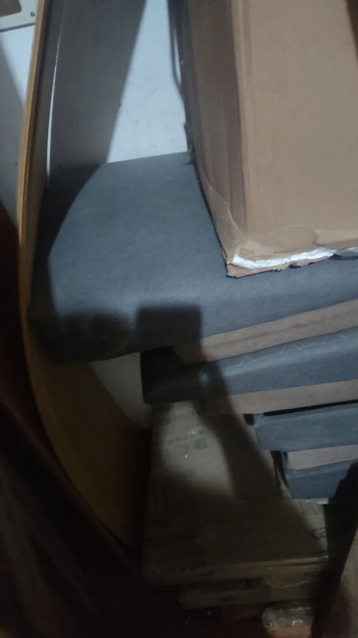 Móveis na caixa, ou com pequenas avarias, sofá, guarda roupa Rack 