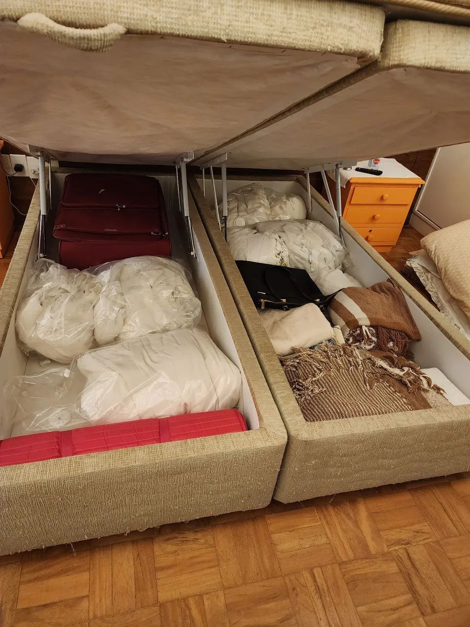 Cama box Queen, bau e colchão excelente estado - Foto 5