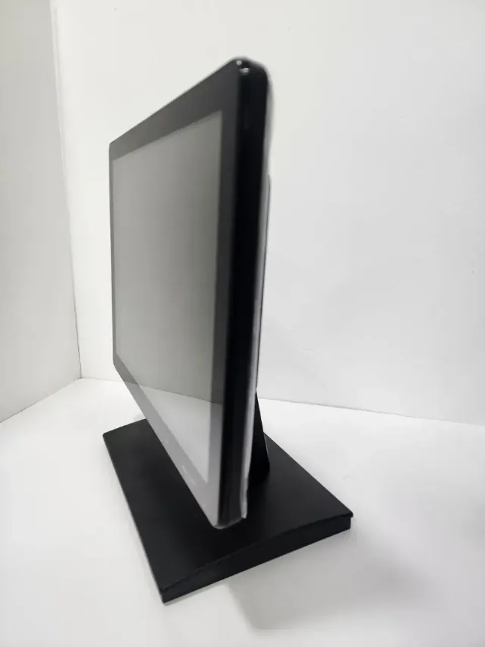 Monitor Lcd Touch Screen 15' 60 Hz Bivolt Preto 110v/220v  - Foto 2