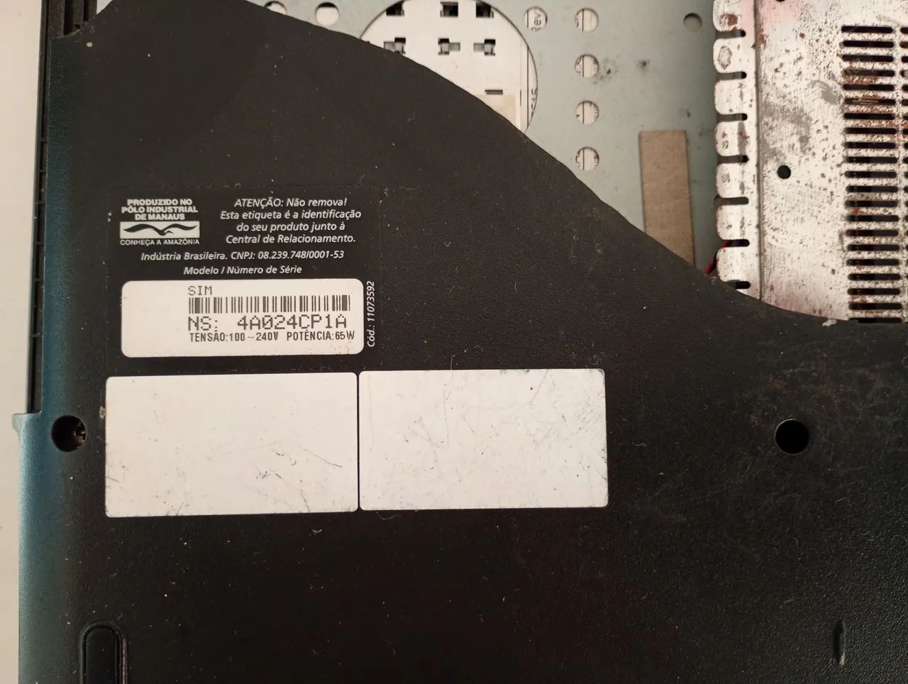 Vendo dois notebooks sim+,funcionam ,porém para retirada de peças. - Foto 3