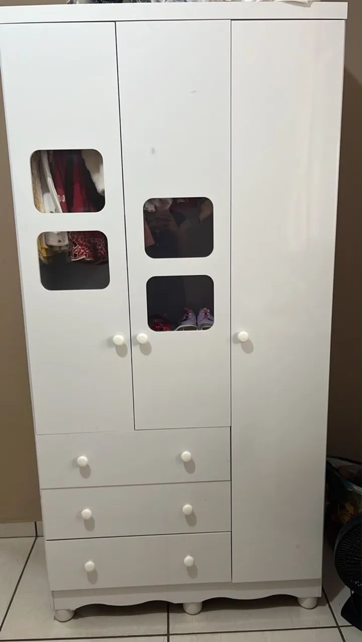 Guarda roupa e cômoda infantil 
