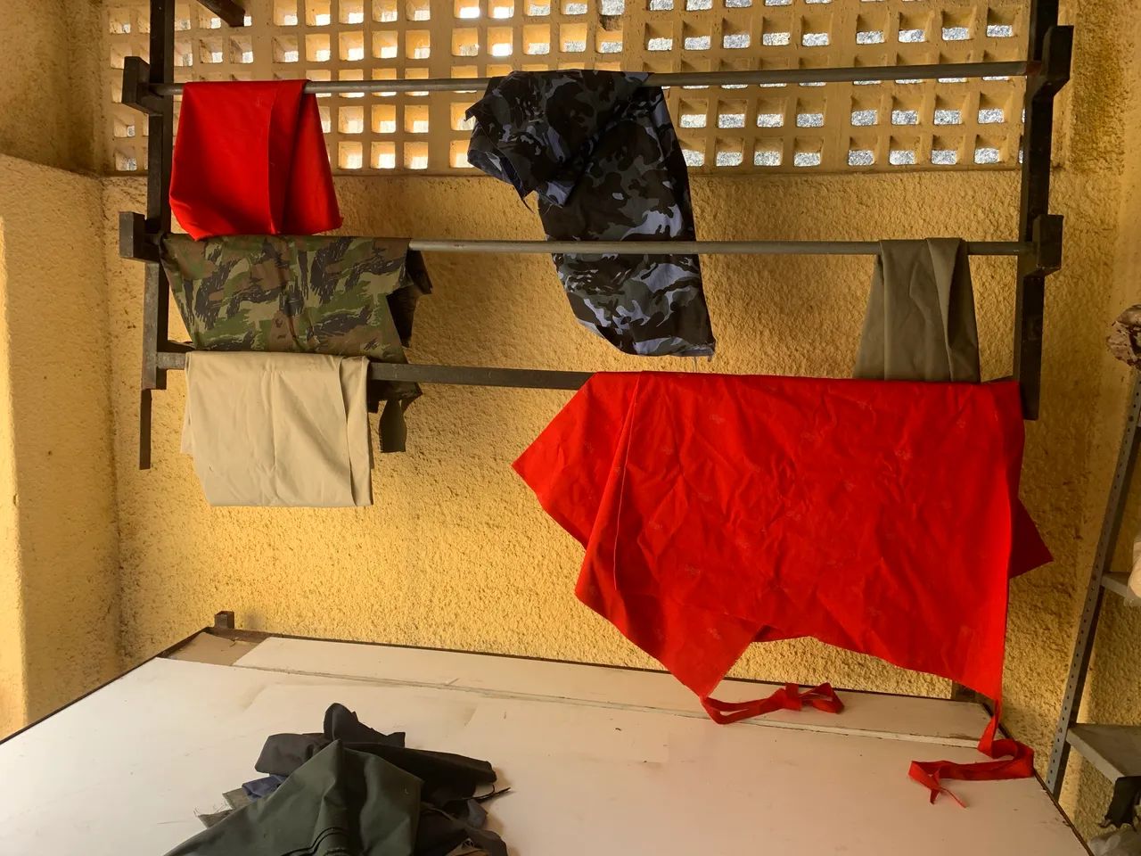 Mesa de corte com suporte  - Foto 4