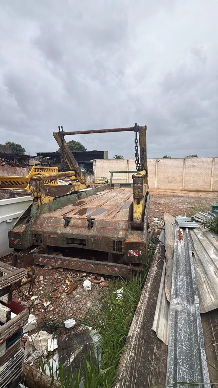 Poliguindaste duplo articulado 