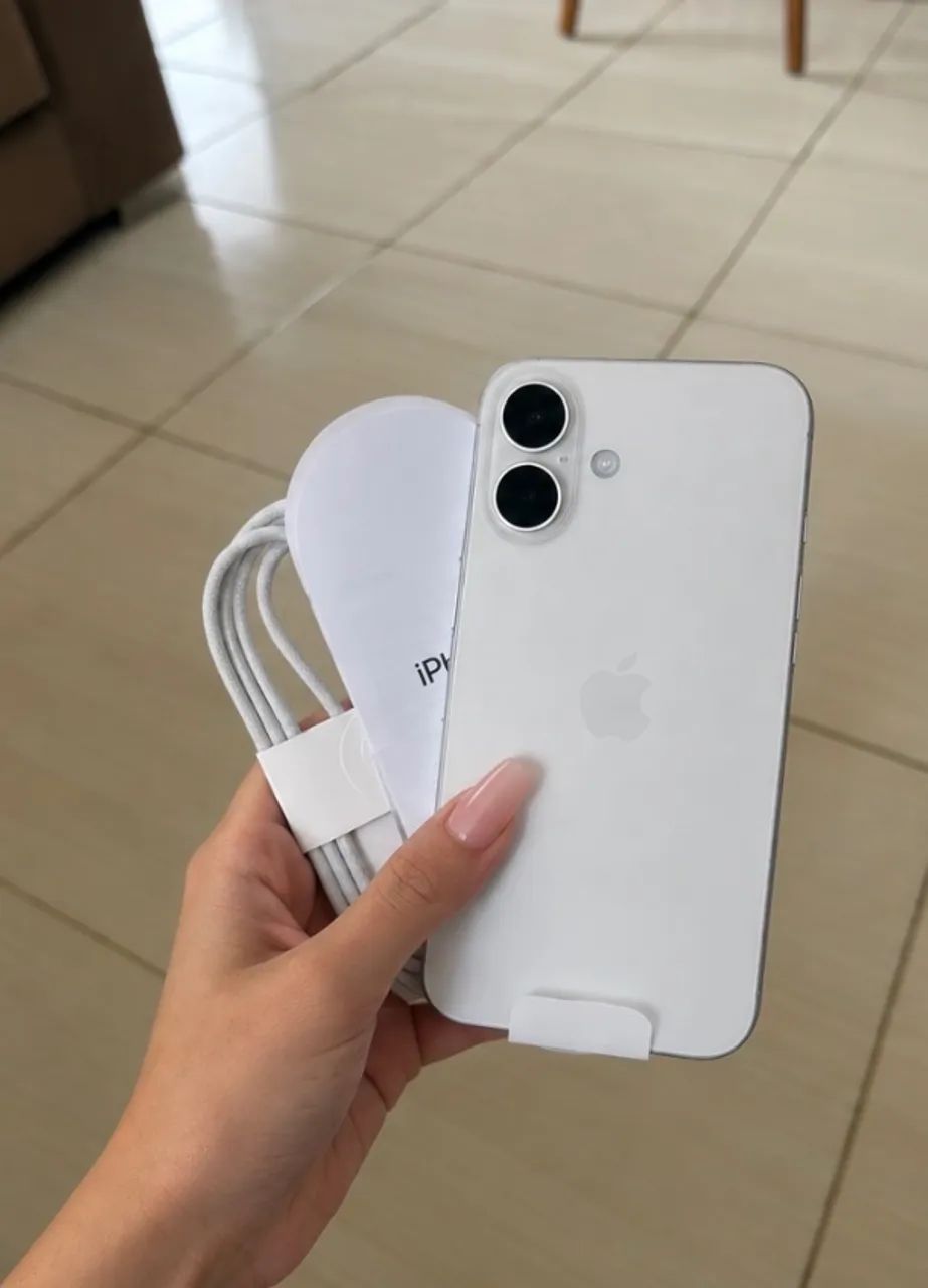 iPhone 16 