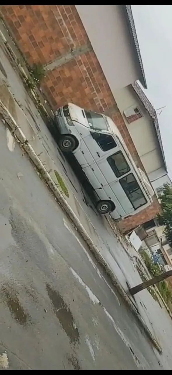 Mercedes-Benz Sprinter 312 Van Luxo Lotação 16lug.dies 2000