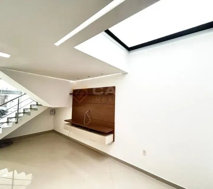 Casa duplex com 3 quartos, 1 suíte, 2 vagas  Excelente casa duplex 3 quartos com suíte em - Foto 4