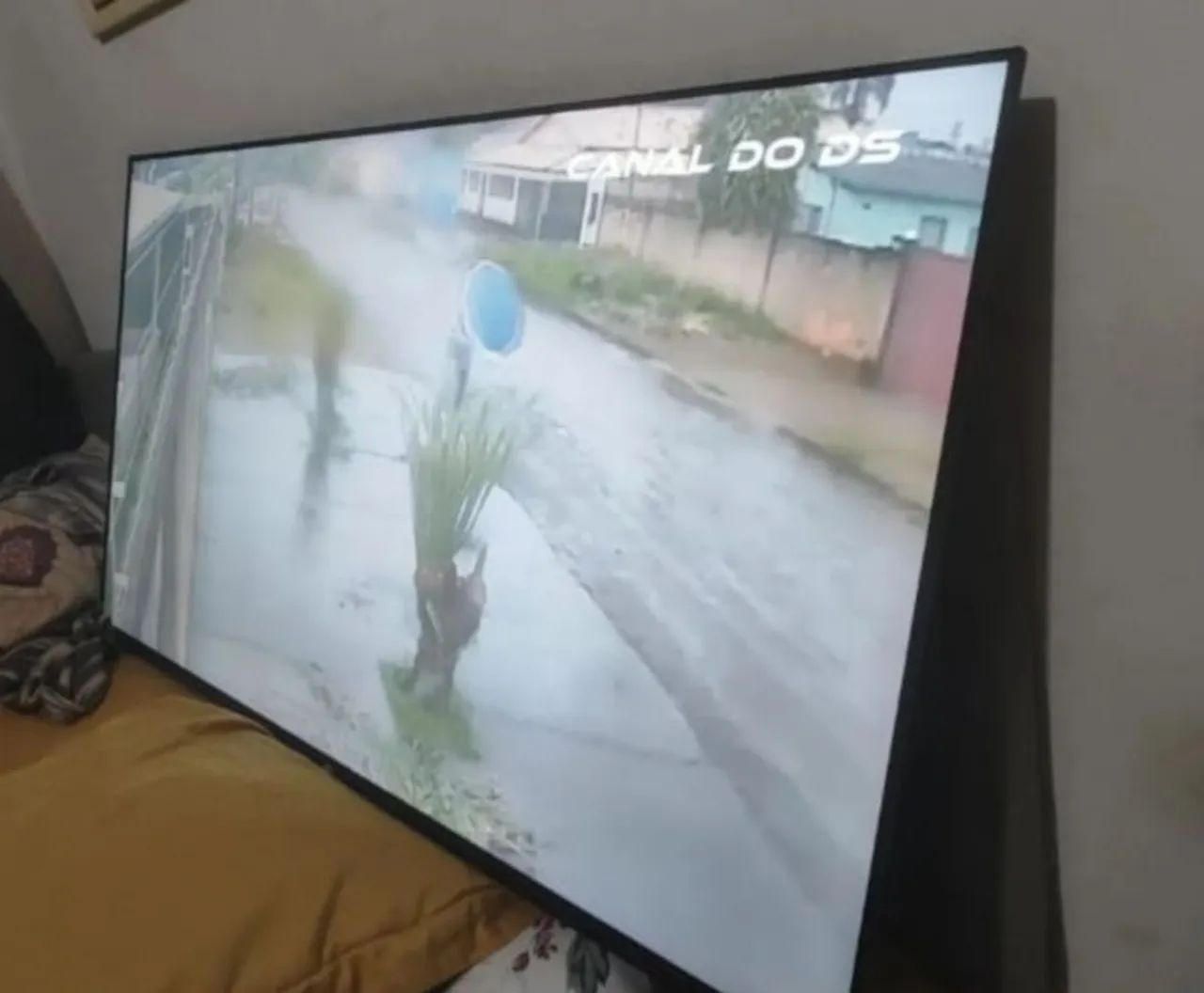 Tv HQ em ótimo estado 50 polegadas 