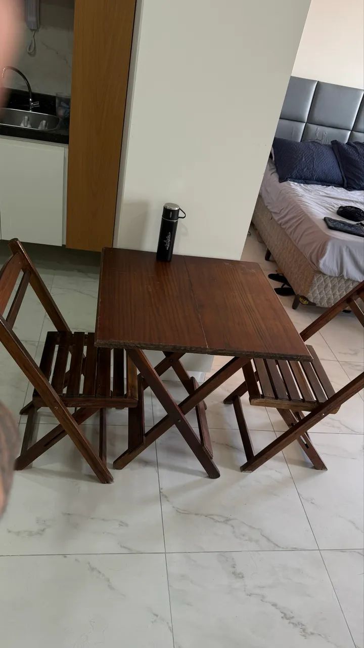 Conjunto Mesa e cadeiras