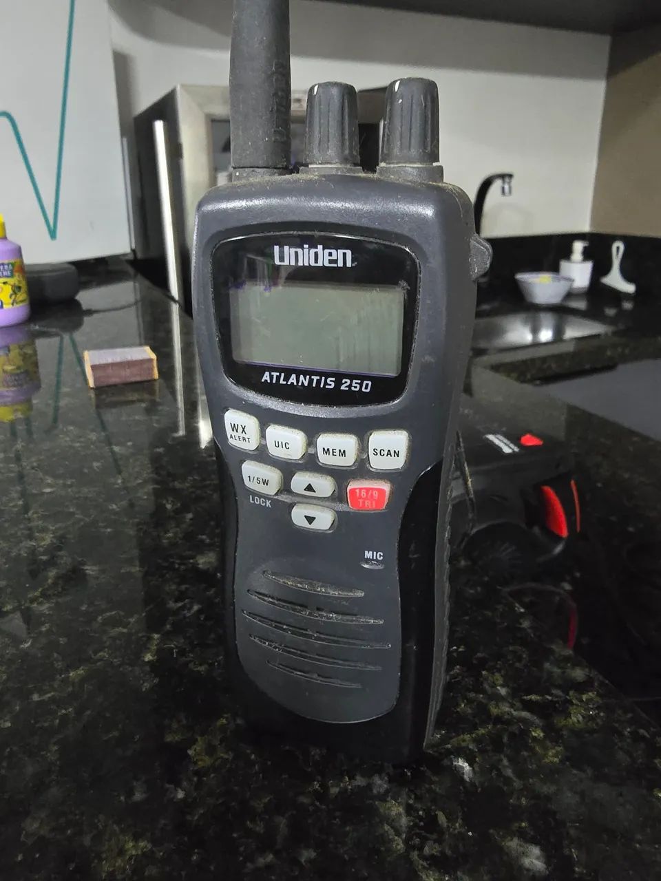 Radio Marítimo VHF Uniden 250