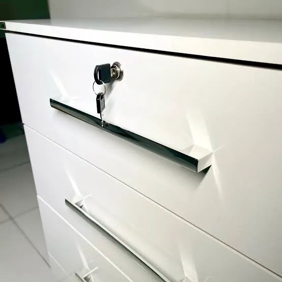 Cômoda 5 gavetas e chave ENTREGA E MONTAGEM POR NOSSA CONTA!! - Foto 4