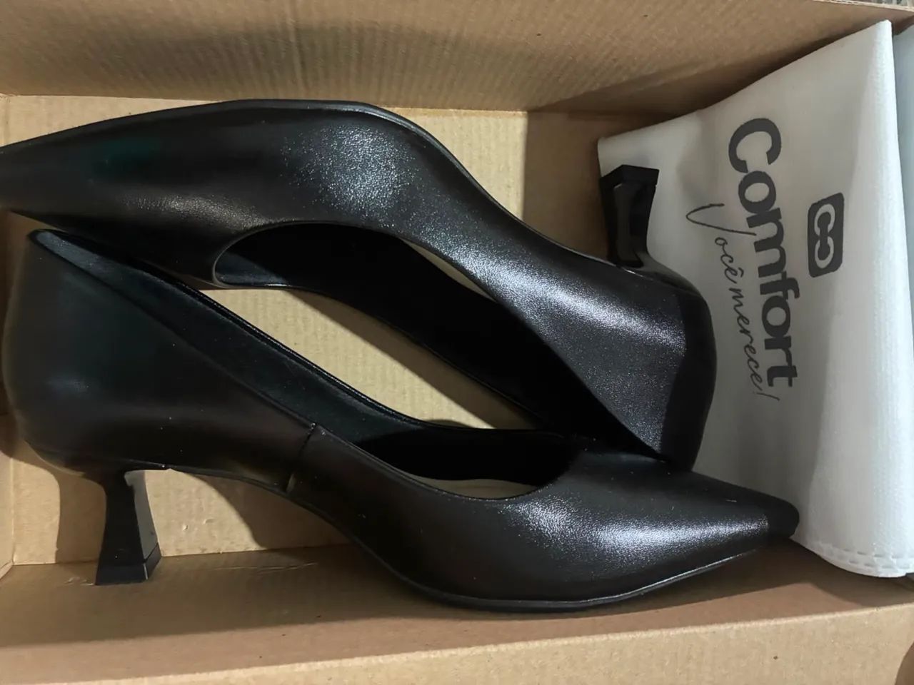Sapato novo com caixa (nunca usado)