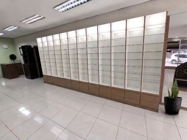 PRATELEIRA PERFUMARIA MDF + VIDRO. OTIMO ESTADO.