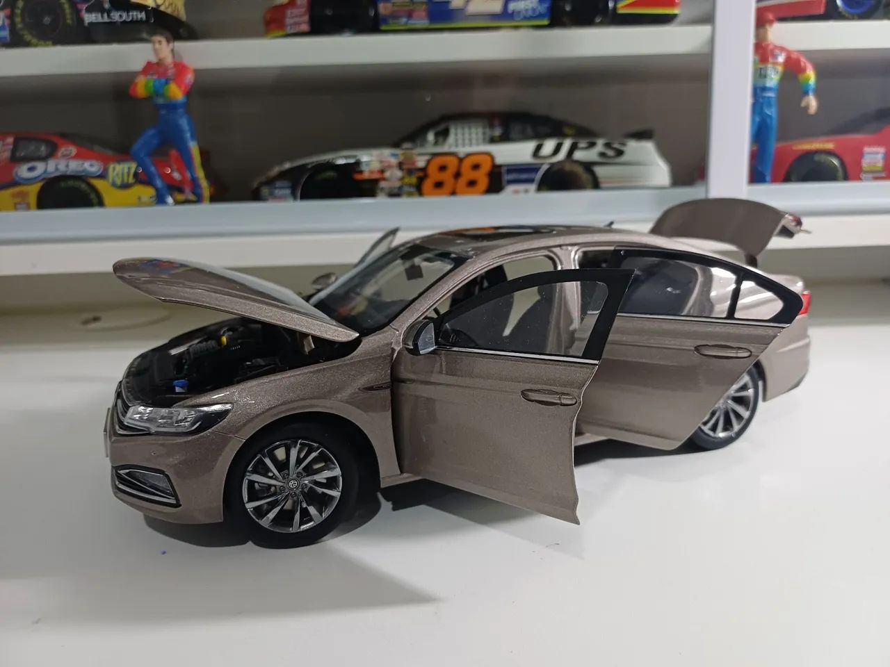 Volkswagen Bora ( Virtus Brasil) 1/18 - Foto 4