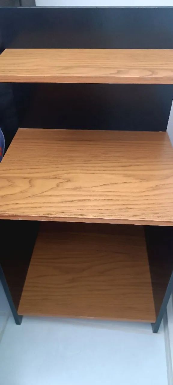 2 mesa de cabeceira 