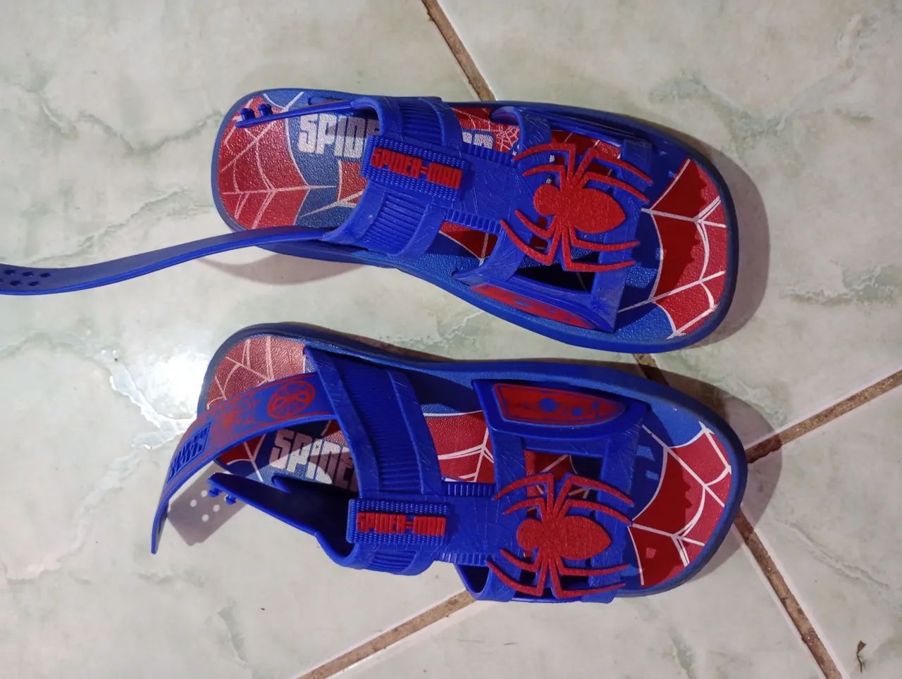 Sandália Homem Aranha 32/33 - Foto 2