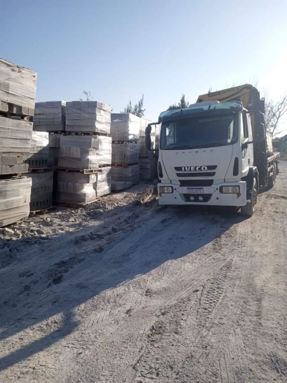 Iveco Tector com Munck Madal 10 ton - Foto 2