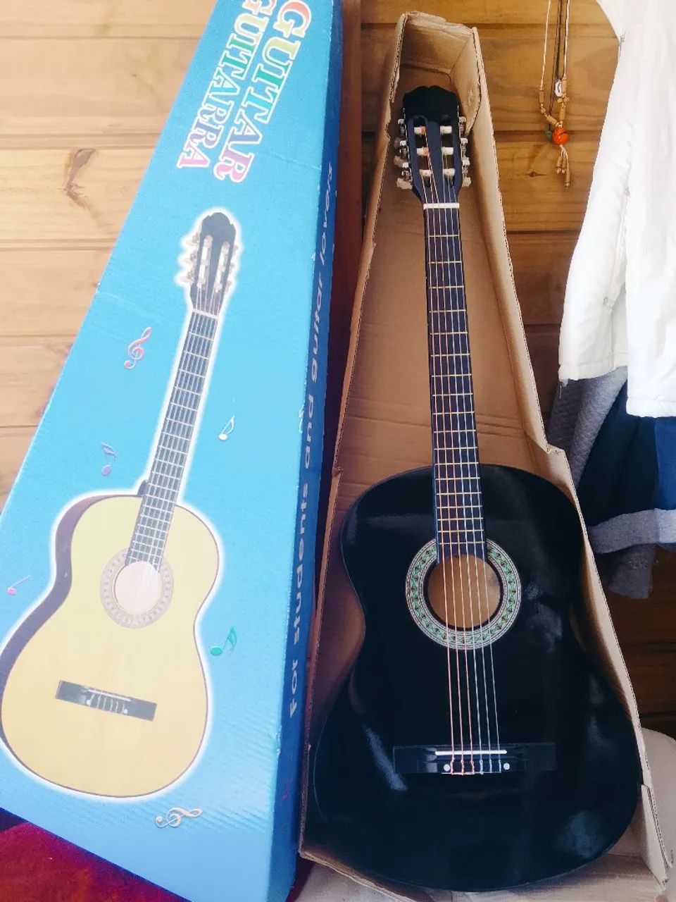 Vende-se violão 