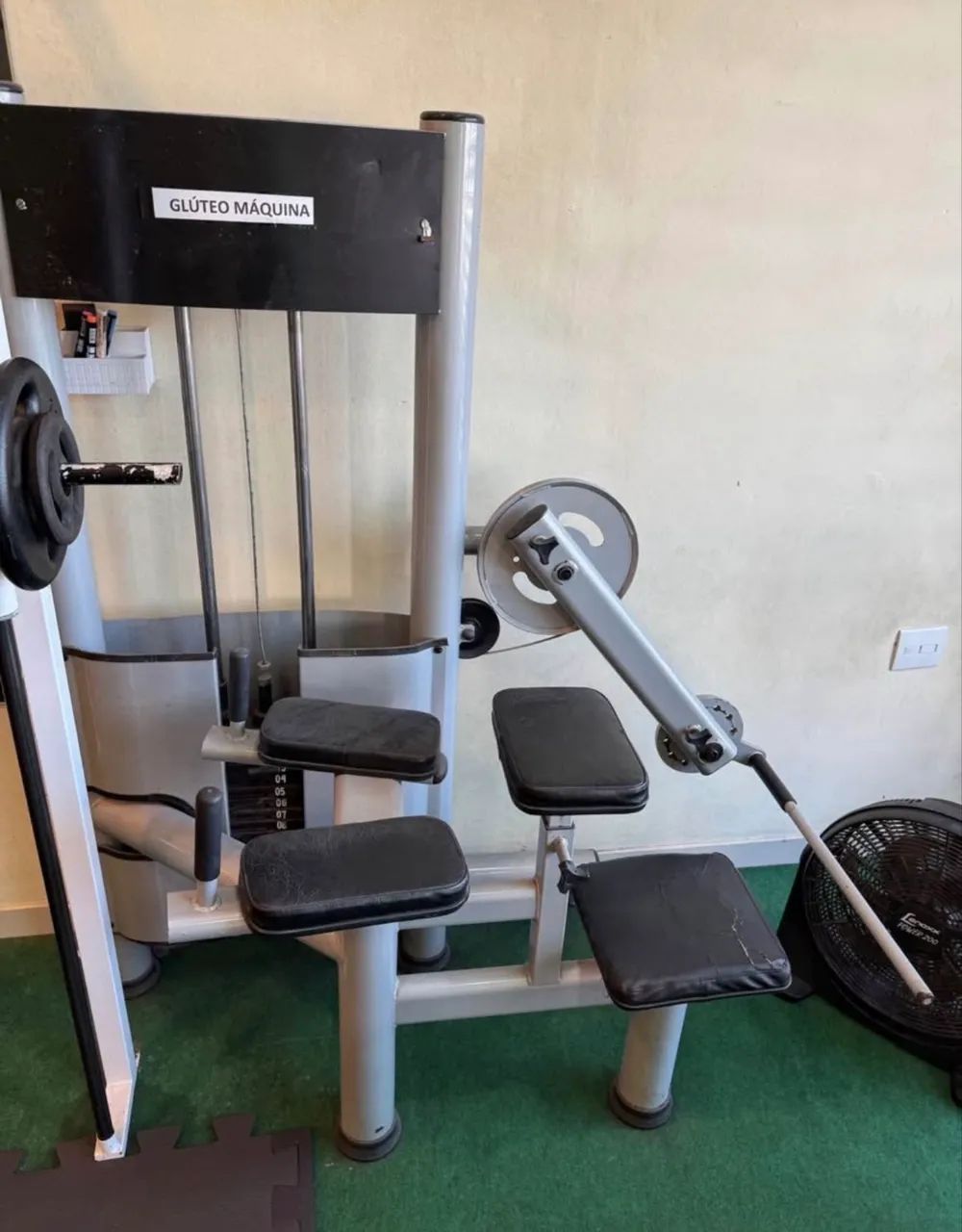 Aparelho de musculação 