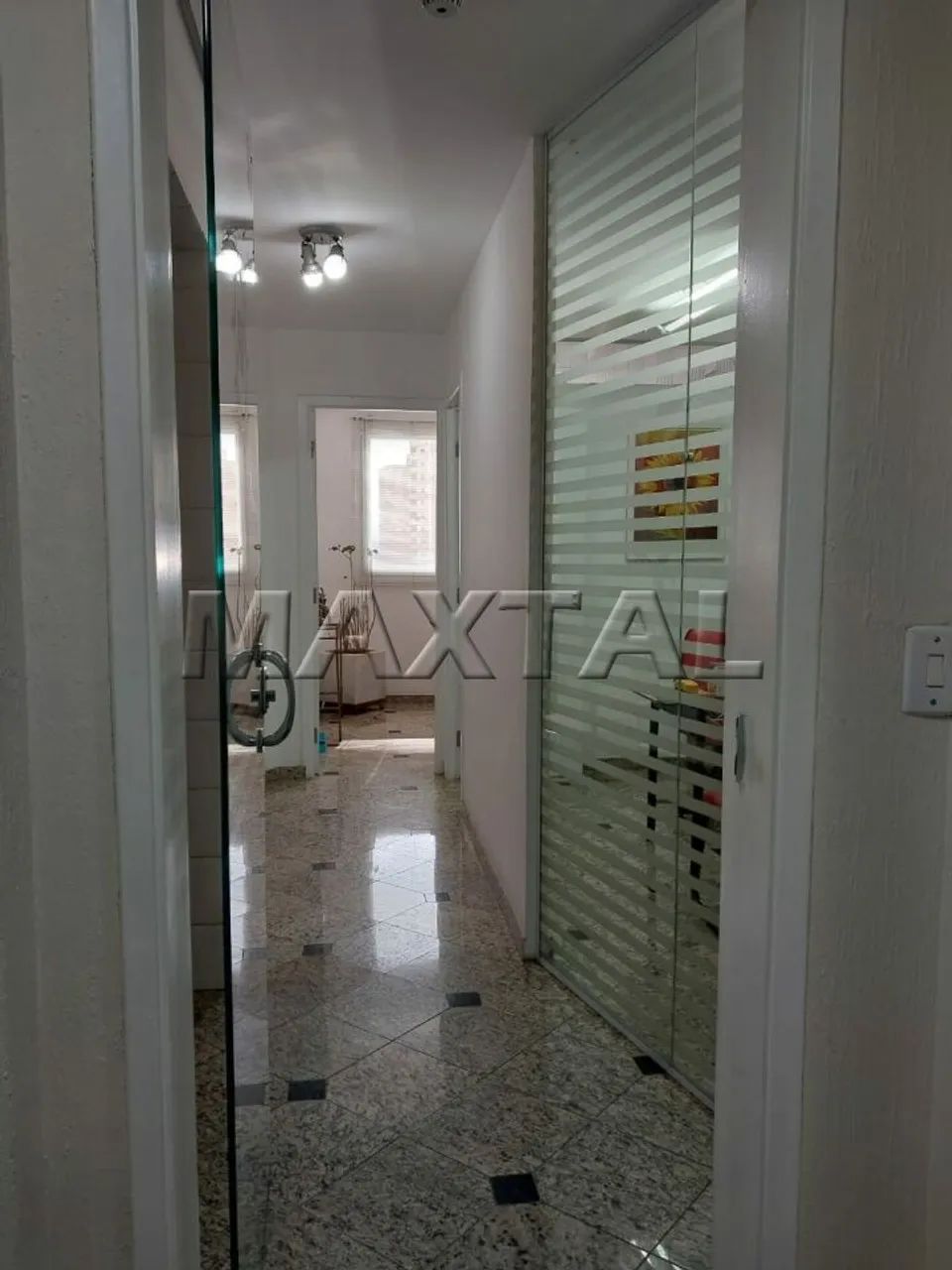 Sala Comercial à Venda de 39m² 2 Banheiros, Copa e 1 Vaga Prédio com Gerador e Sala de Con - Foto 3