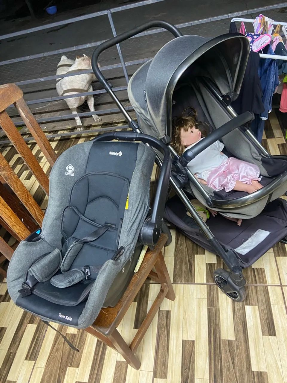 Carrinho de bebê e bebê conforto  - Foto 2