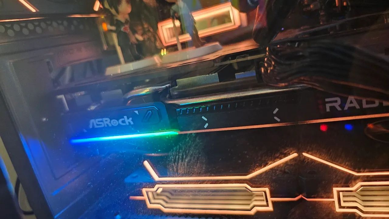 RX 9060 XT 8GB ASROCK  - Foto 4
