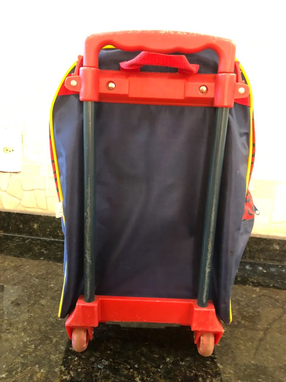  # ? Mochila Infantil Mickey Mouse com Rodinhas - Foto 3