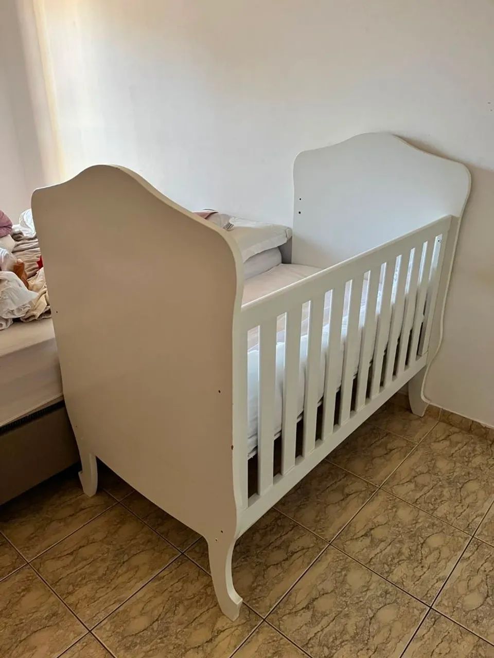Berço com colchão 
